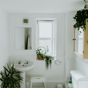 Fast drying diatomite stone bath mat in modern bathroom